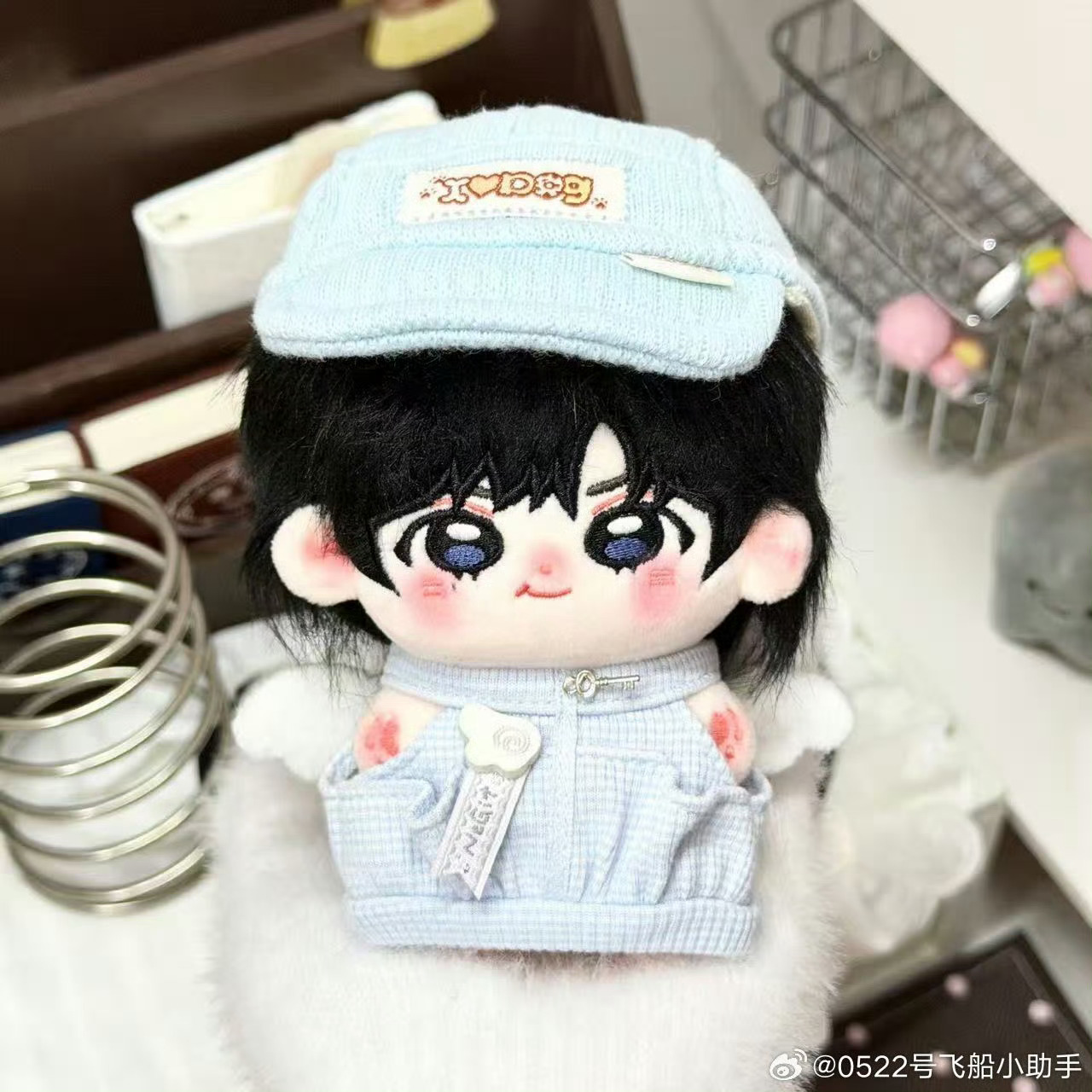 提问：明天是什么日子？中午12:00在哪里做什么？