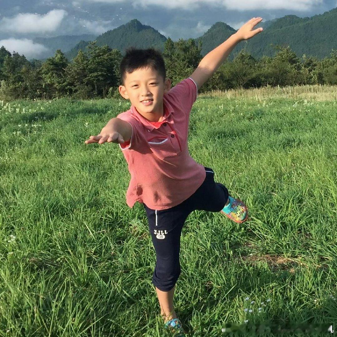 官俊臣❄️ 官俊臣 四代唯一门面❄️ 官俊臣 港风少年 纵使黑夜吞噬了一切，太阳