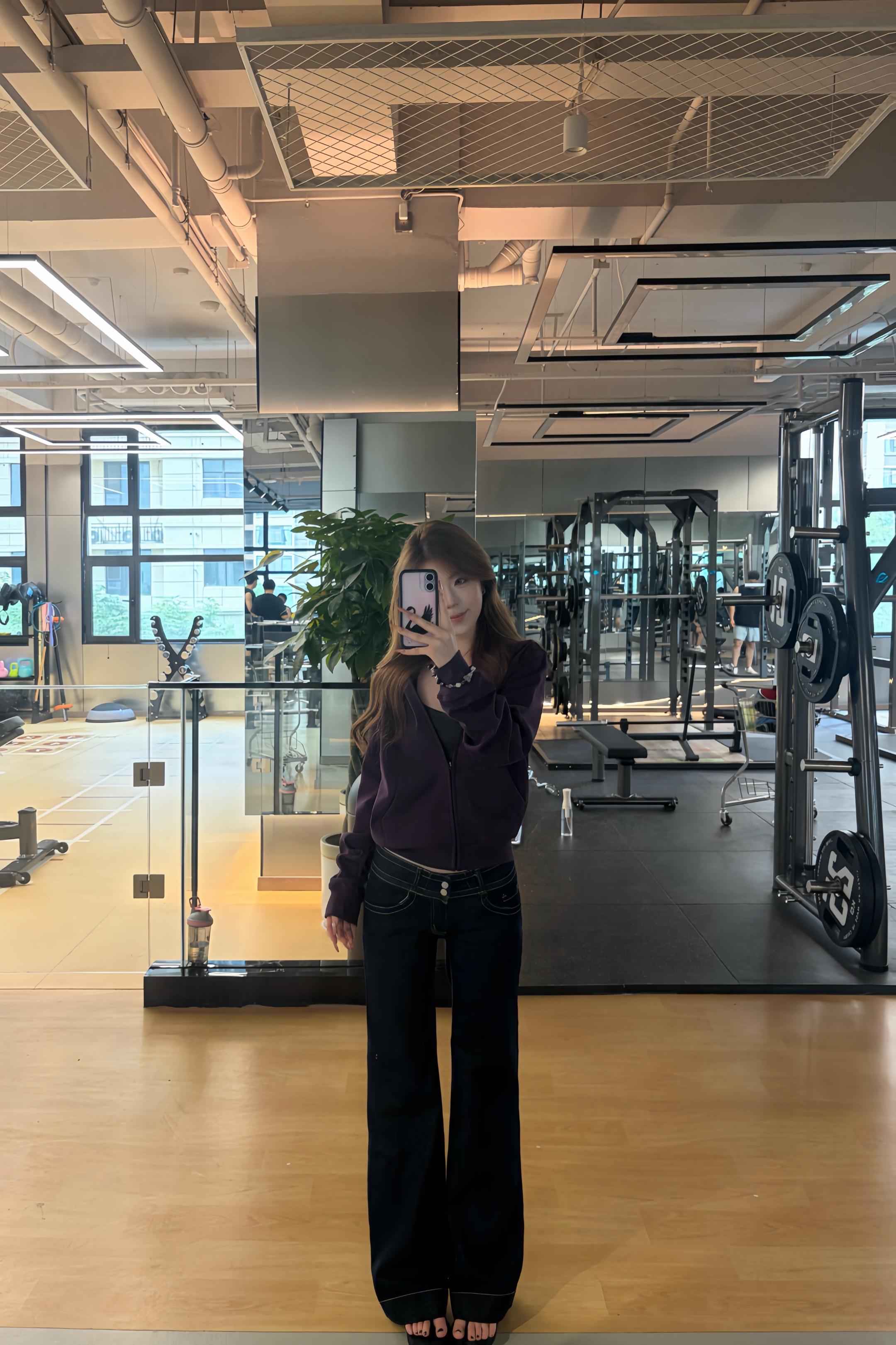 握紧男人的手 不如握紧哑铃的螺