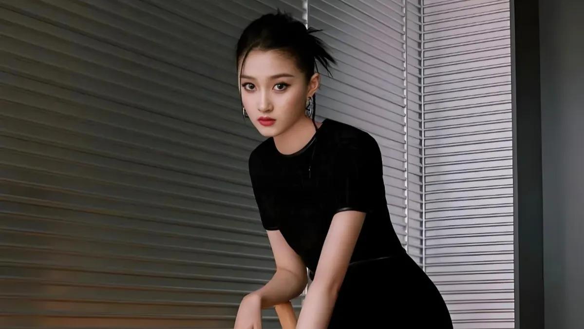 关晓彤：国民闺女背后的转型谜团

关晓彤在《小巷人家》中再次被赞誉为“国民闺女”