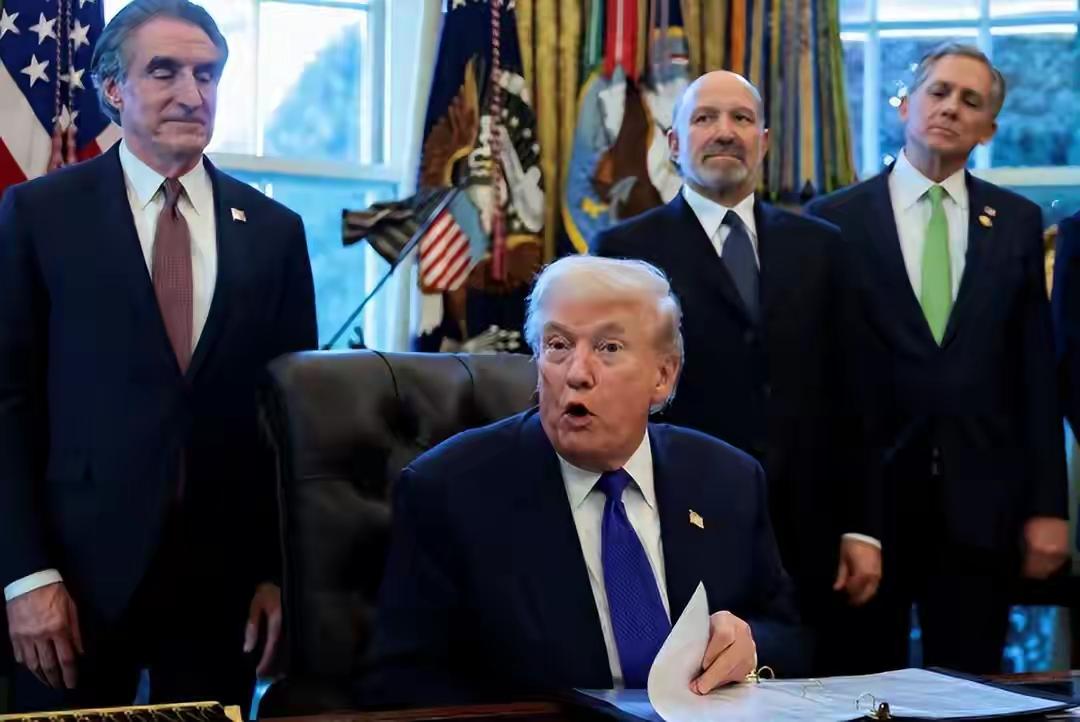 不宣而战，美国开了第一枪，伊朗态度彻底变了，5国被踢出谈判桌
美国与伊朗之间的紧