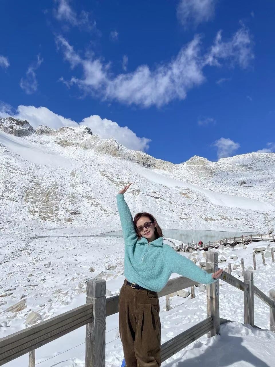 每年冬天都会憧憬一场关于雪的旅行
而阿坝汇聚了川西一大半的冬雪浪漫
只需走一遭，