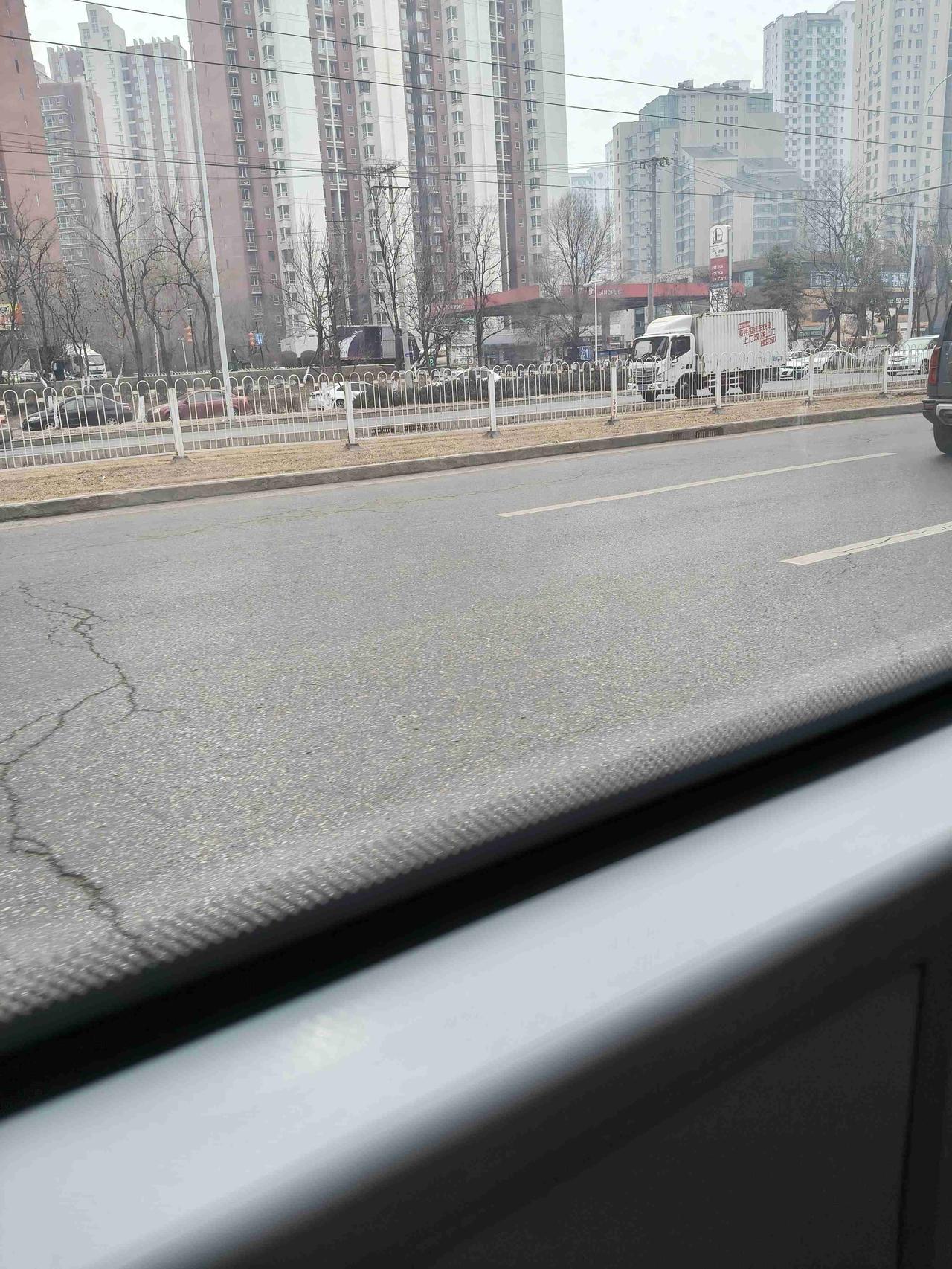 我的今日状态：😁轻松愉快
我这里的天气：☀️晴天