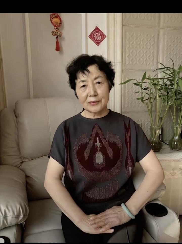 今天是我的生日，儿子儿媳说出去吃饭。我一听以为专门给我庆生，心里特别开心，赶紧回