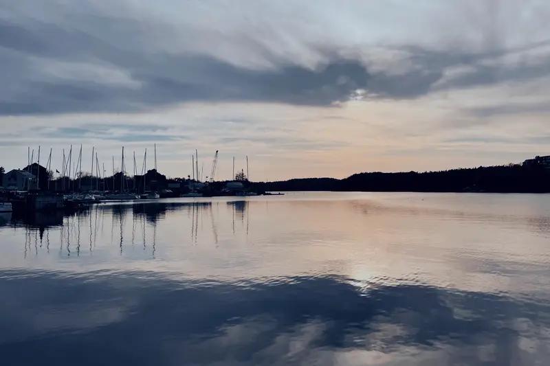 实实在在做人，我从不后悔。这世界满是算计，“聪明”人总占便宜，我也因实在吃过不少