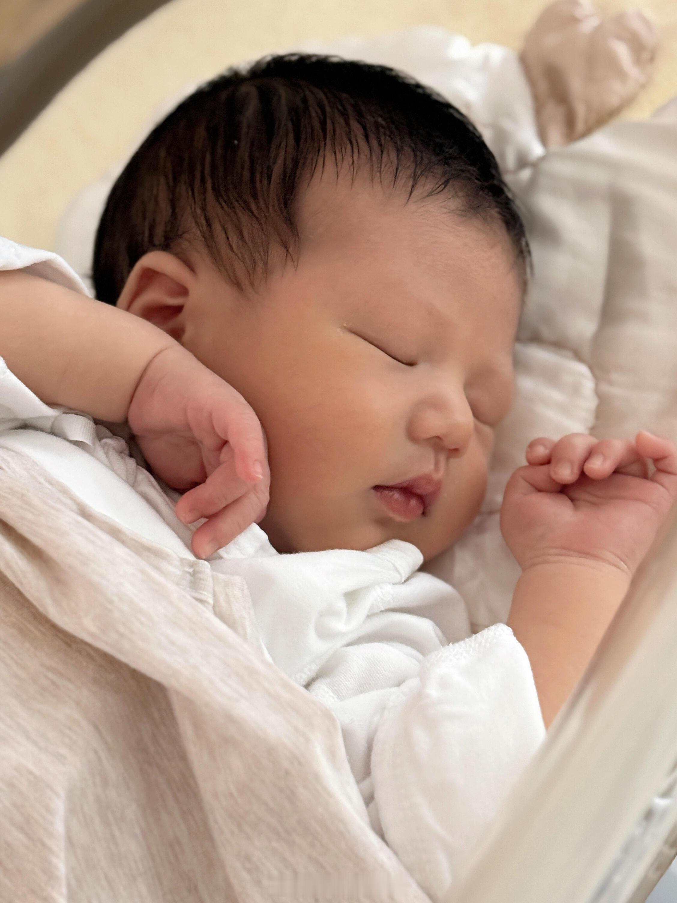 11月12日，《心动的信号2》女嘉宾吴沛 官宣生娃~ 