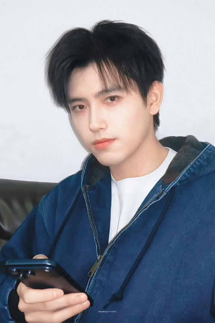 收手吧阿瑟阿瑟为新剧宣传拼到极致，状态在线、配合度拉满，用专业和诚意对待作品，这