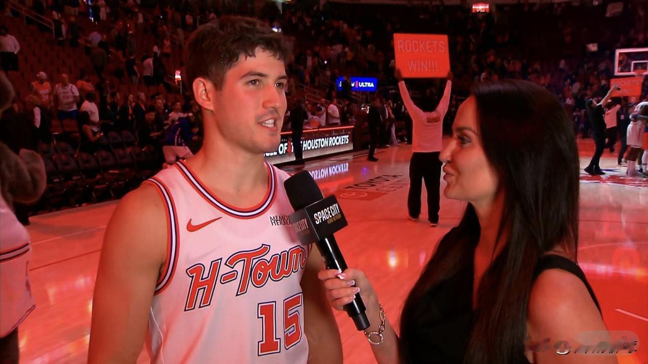 谢泼德今天面对奇才表现不错，渐入佳境，能打出自己的特点，继续保持，持续提升投射能