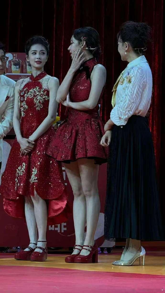  白鹿程潇下一站春晚同框，红裙倩影惊艳四座！谈及家乡美味，白鹿钟情红烧肉，程潇偏