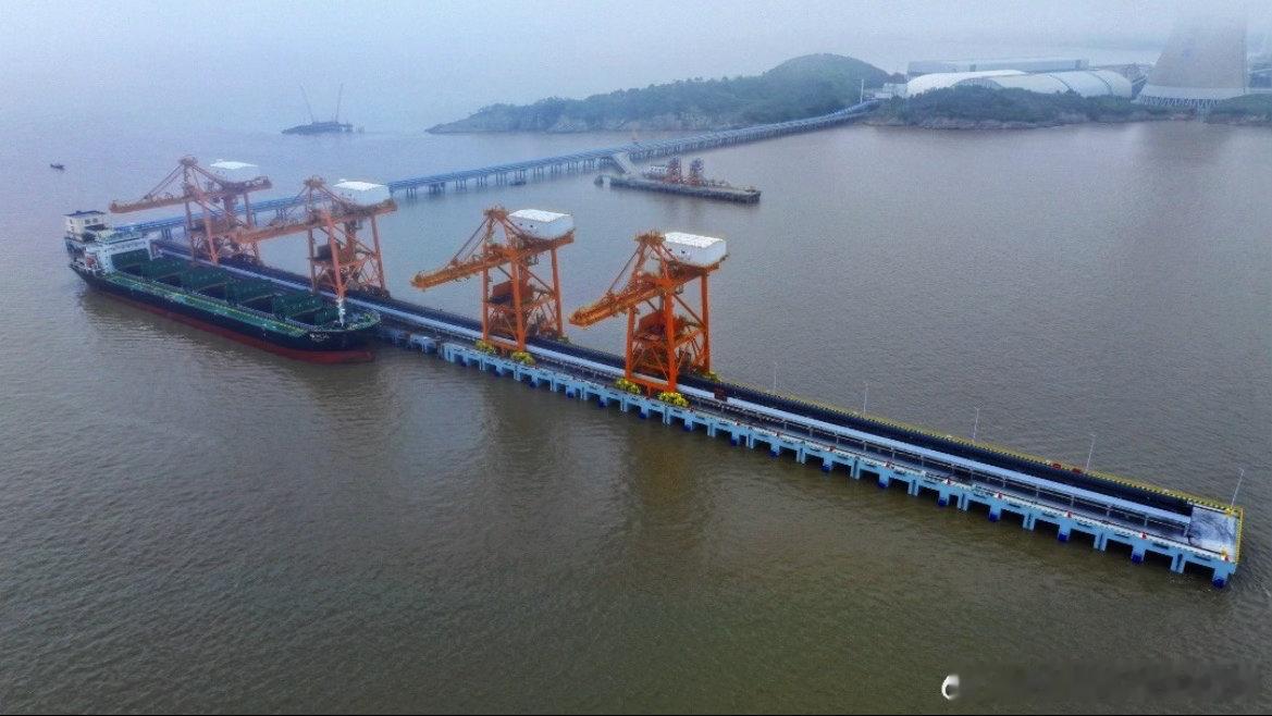 花费上亿打造台州海上绿色通道这座码头排面拉满 台州健跳港区新泊位投运，助力区域能