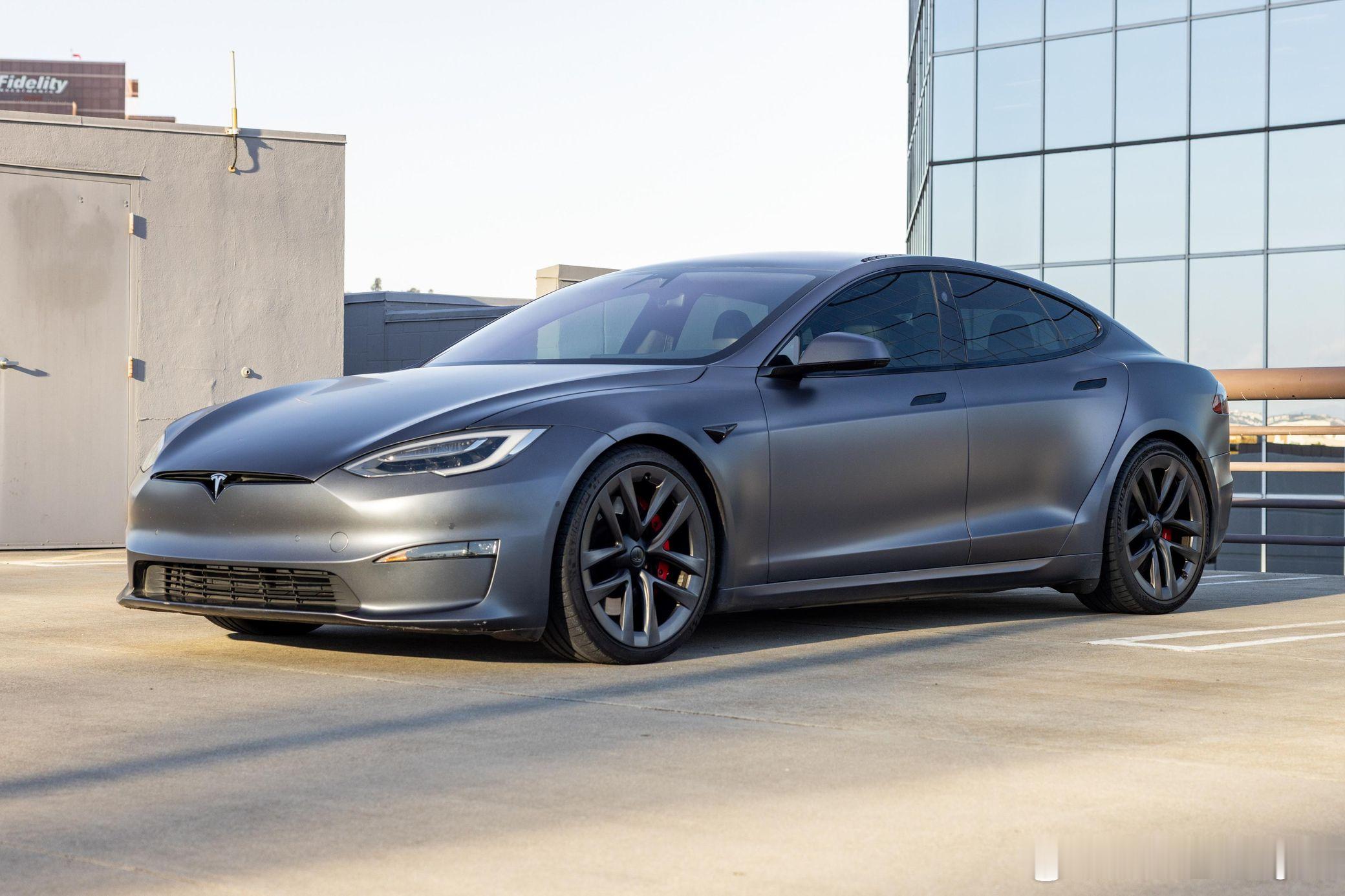 2021年的特斯拉Model S Plaid，4年跑了8万多公里，车主说一直家充