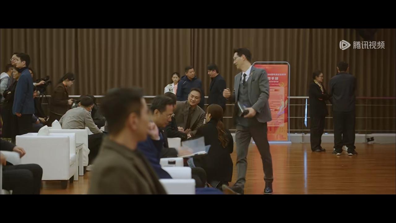 欧阳妲己问自己老师为什么来着？秘书长回答的事周筱风专门找我来的，而且欧阳妲算是间