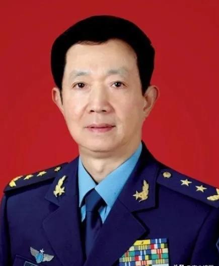 黄新，1944年2月生，祖籍江西南康，空军中将军衔。

黄新将军，1944年2月