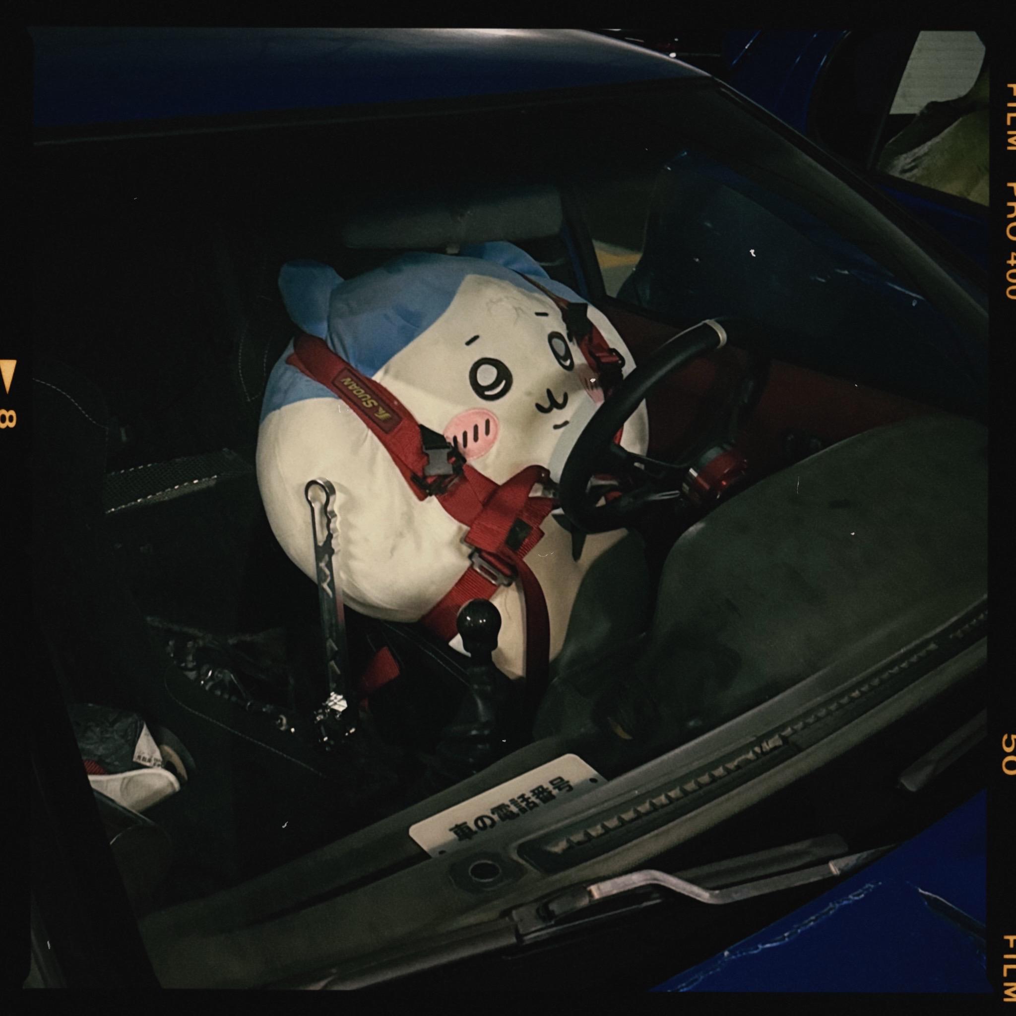 今夜回到过去。小八爱玩车