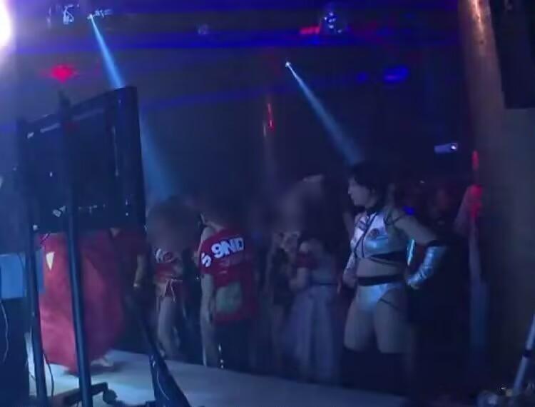日本，29岁女性和59岁的医院神经科科长父亲及60岁母亲，3人因涉及一名62岁男