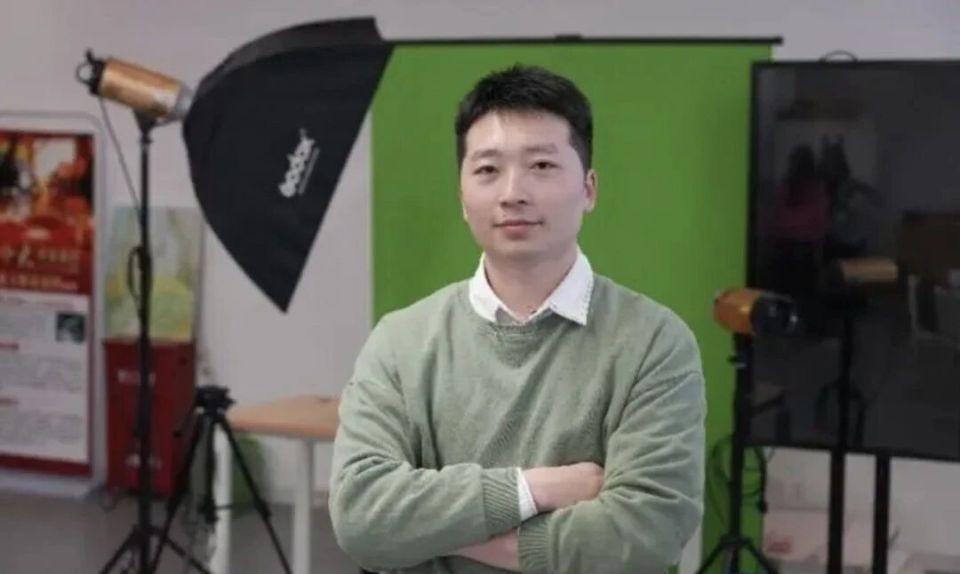 《从部队到拖鞋厂！00后退役军人年赚350万，网友：这“转型”太硬核了》

这位