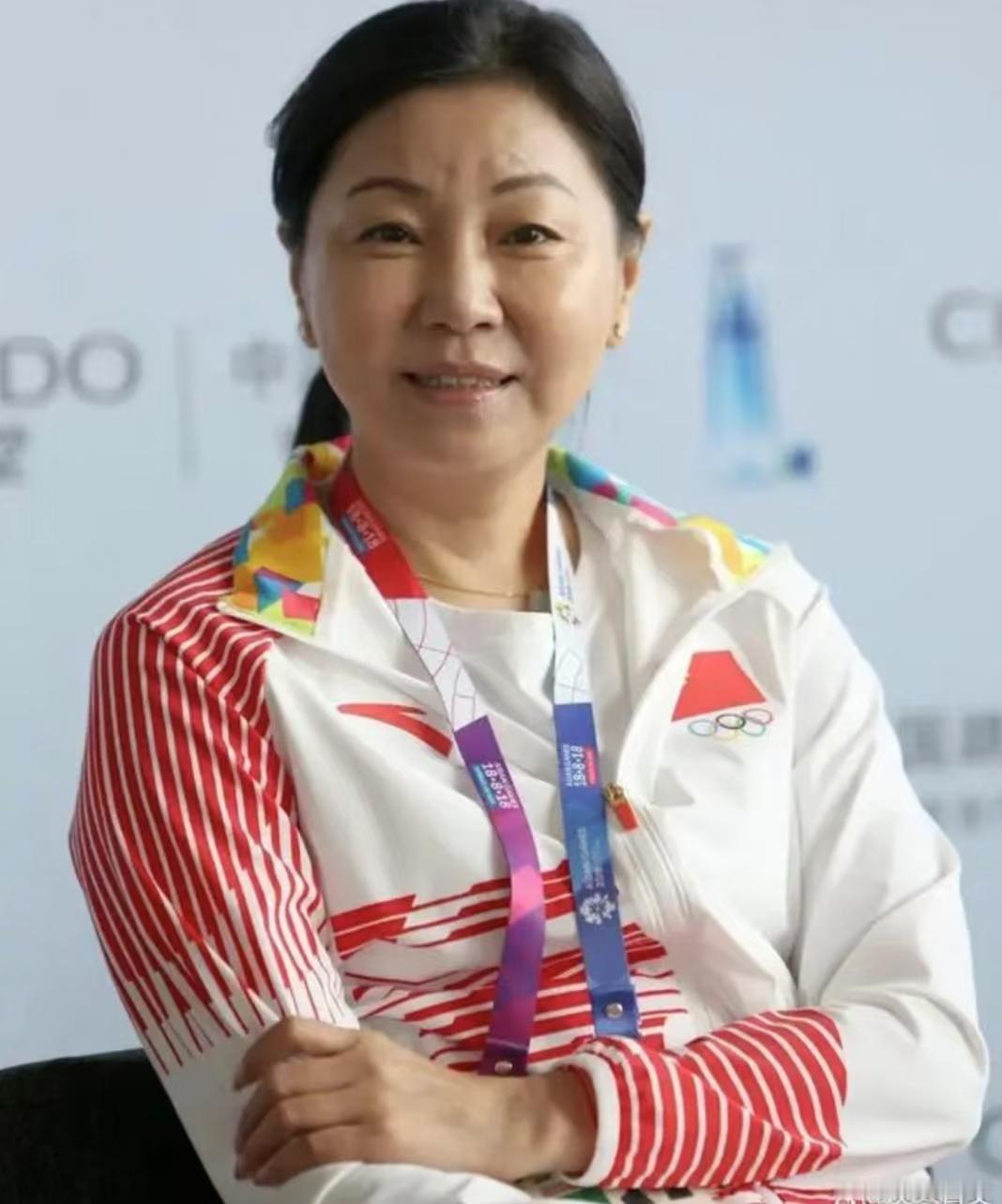 中国奥运代表团抵达香港！代表团有8位教练员代表，他们都是谁？
 
1、周继红：中