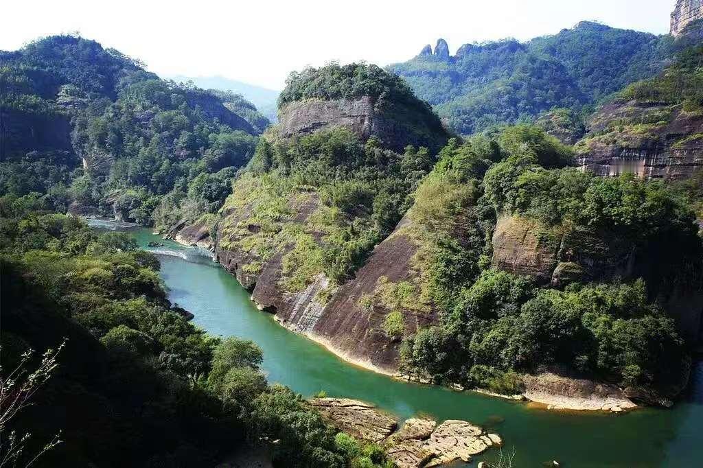 岁月如波逐流，朝暮皆为归处。
　　忆岁月，难回首，半生风雨，几度荣枯，空阶雨巷，