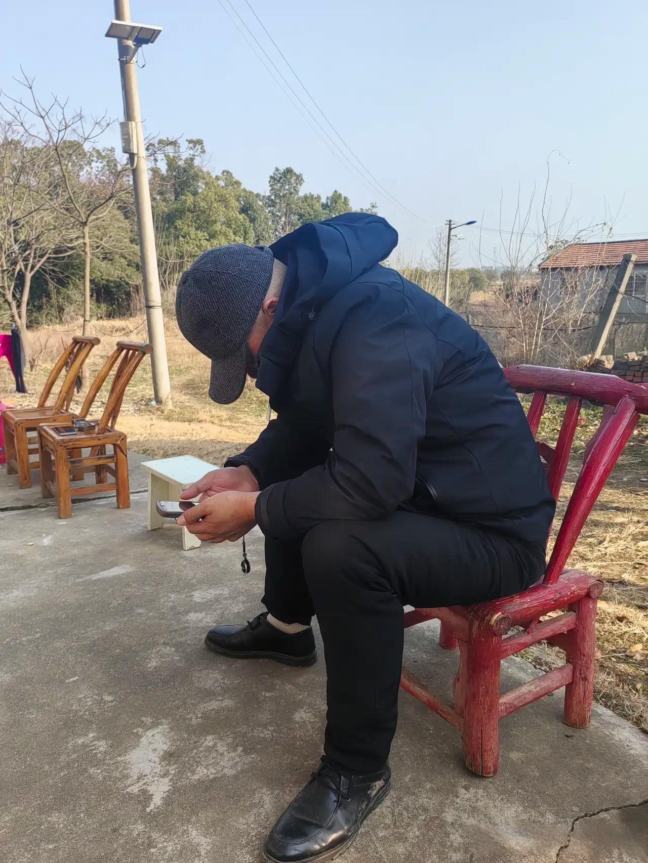 伤心的时候就会埋头工作