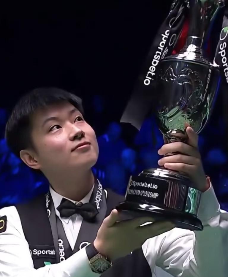 2026斯诺克巡回锦标赛赵心童夺冠🏆
决赛依旧保持百分百胜率！！！
不到半年已