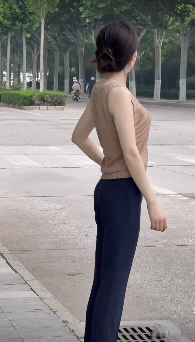 这女子说，她想找一个可以和她谈心的男闺蜜，有人愿意吗？
今天看到一条视频，视频中