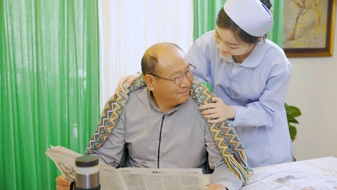 初雪骤降温，心脑血管病要当心

12月12日，河南多地迎来了今冬第一场雪，银装素