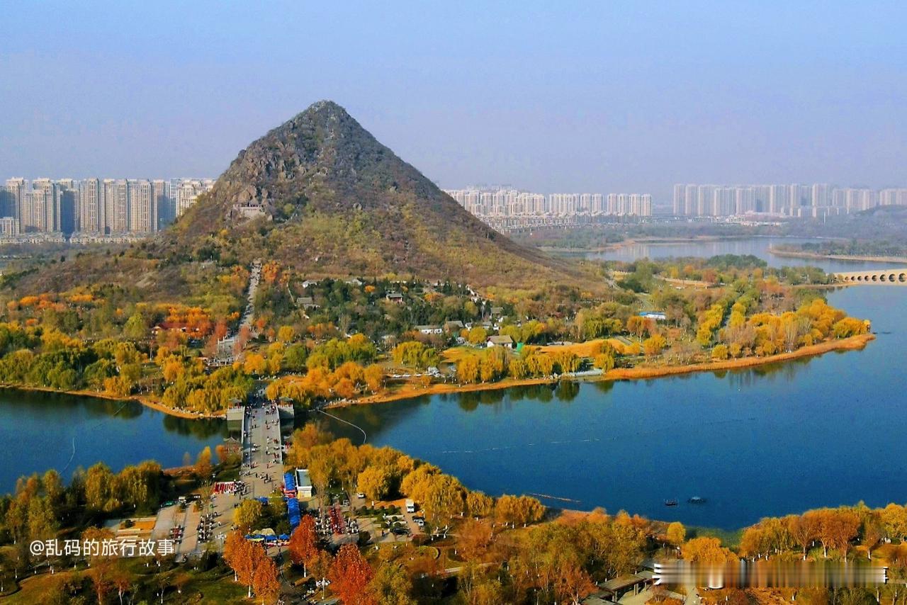 今天来参观济南华山脚下的华阳宫。据记载，华阳宫始建于晋代，金代兴定四年（1220