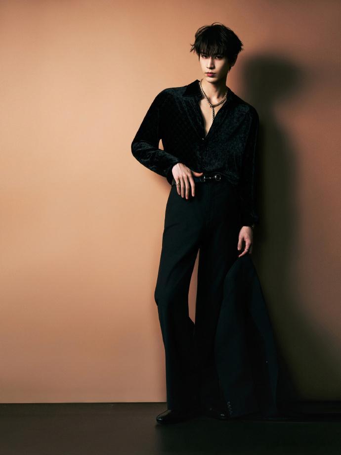 张凌赫红毯见张凌赫出发图预告 张凌赫出发图预告，张凌赫红毯见，谁懂这个凌赫的go