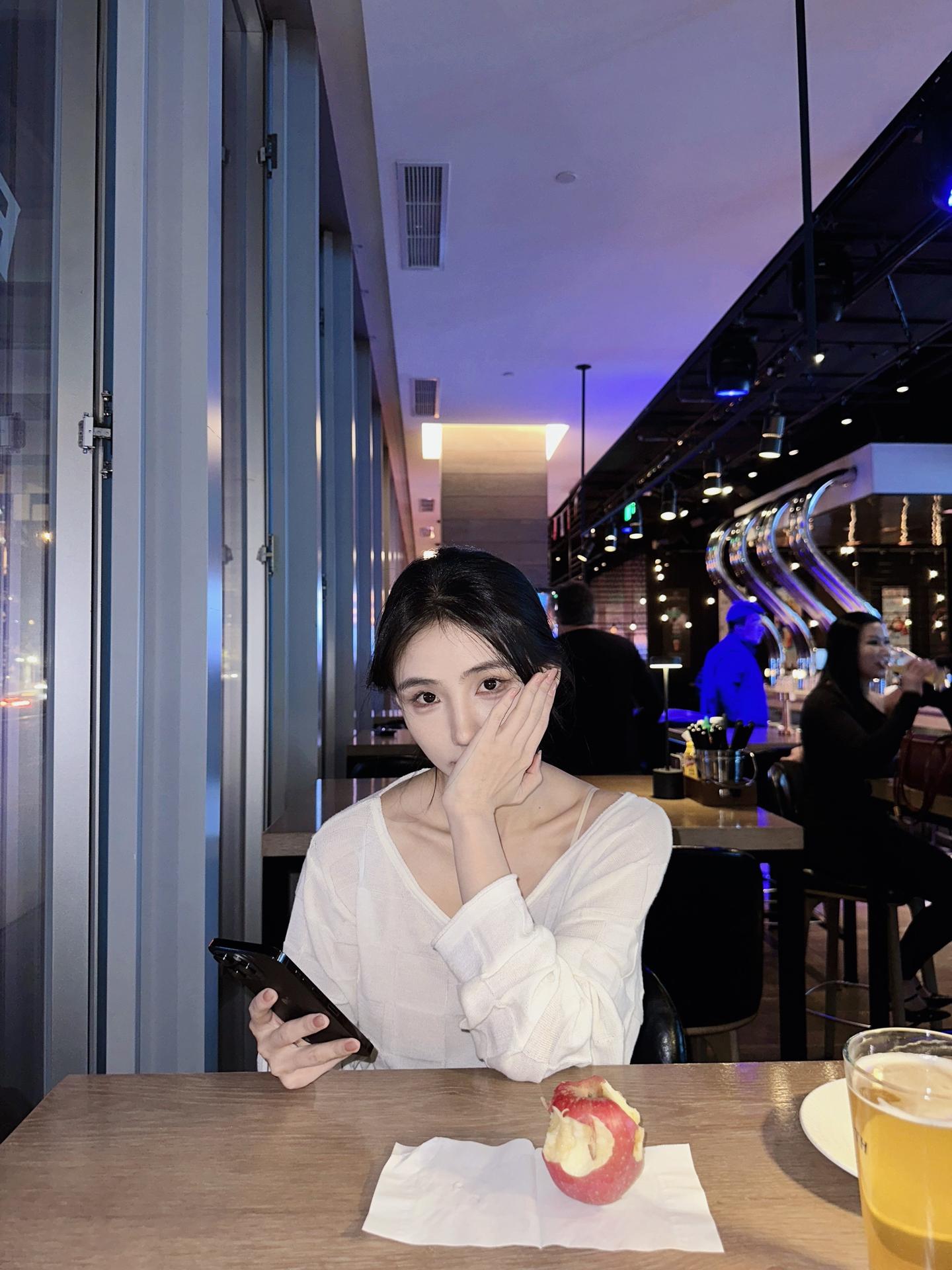 每次我想主动的时候 我都提醒自己 如果你也想我的话 你早就来找我了