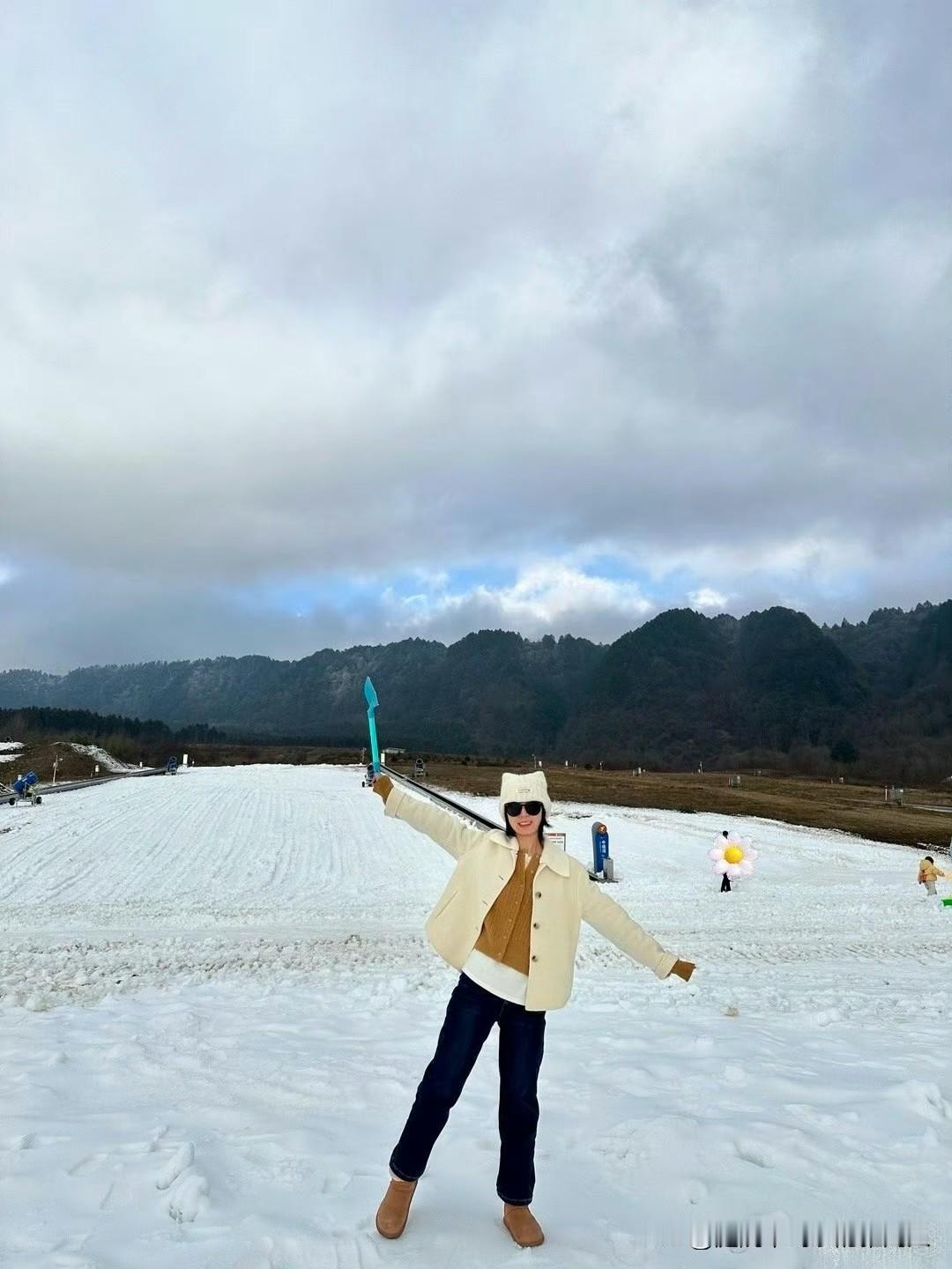 2025年只剩下最后两天了。
这一年，我晒过太阳，沐过风霜。有过开怀大笑的