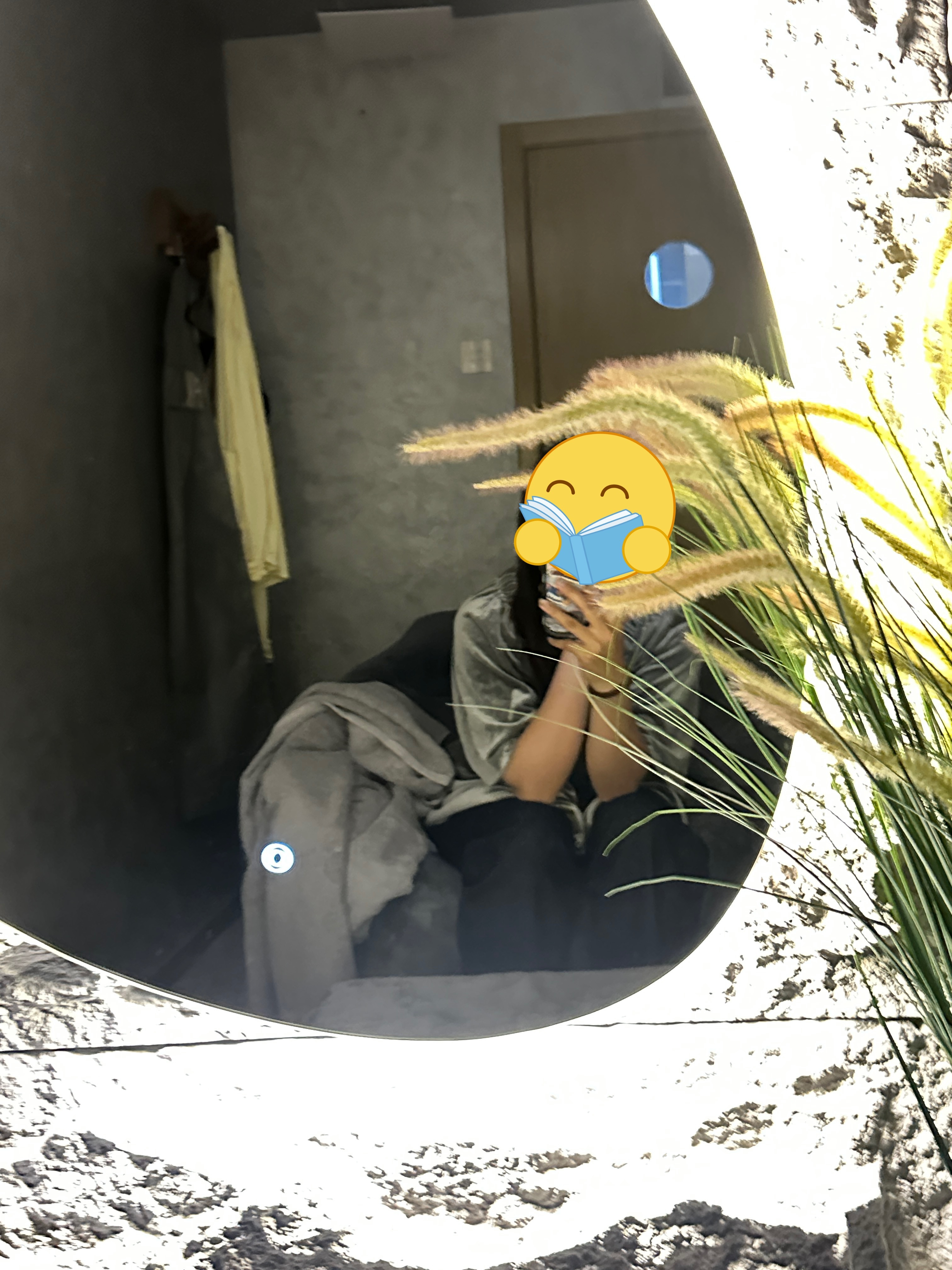 早上干了3件事，又自己来吃饭了。我非常享受独处，周末我也希望有一个人独处的时刻，