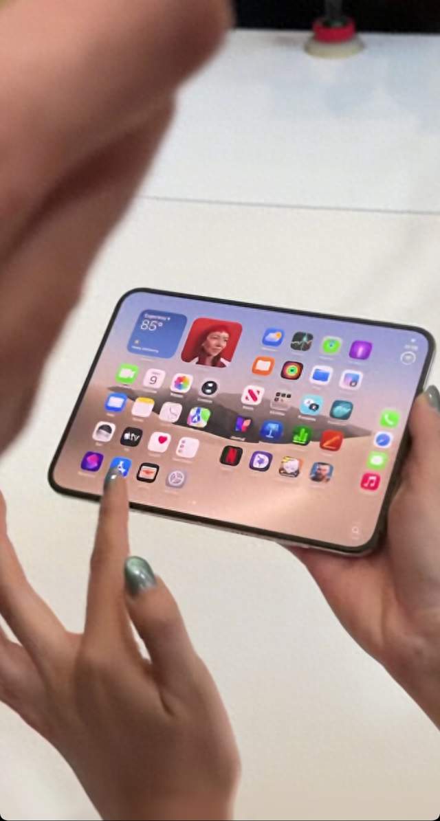 iPhone Duo真机上手，15999元起值不值？