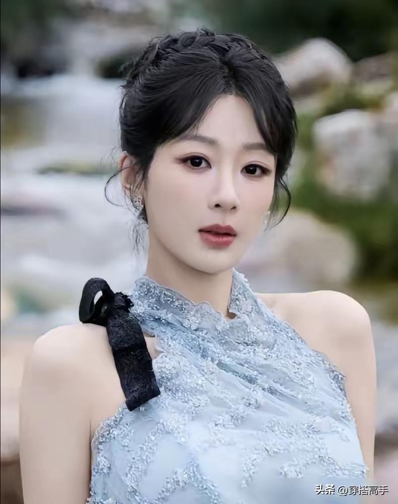 杨紫33岁还没结婚，到底在等谁？有人猜张一山，有人说她眼光高，全错。你根本不知道