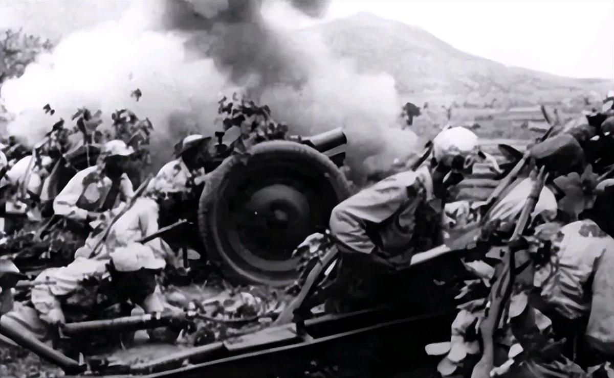 横城打得很顺，南朝鲜军一触即溃，俘虏成群往回押，大家觉得仗还能这么打下去。可没人