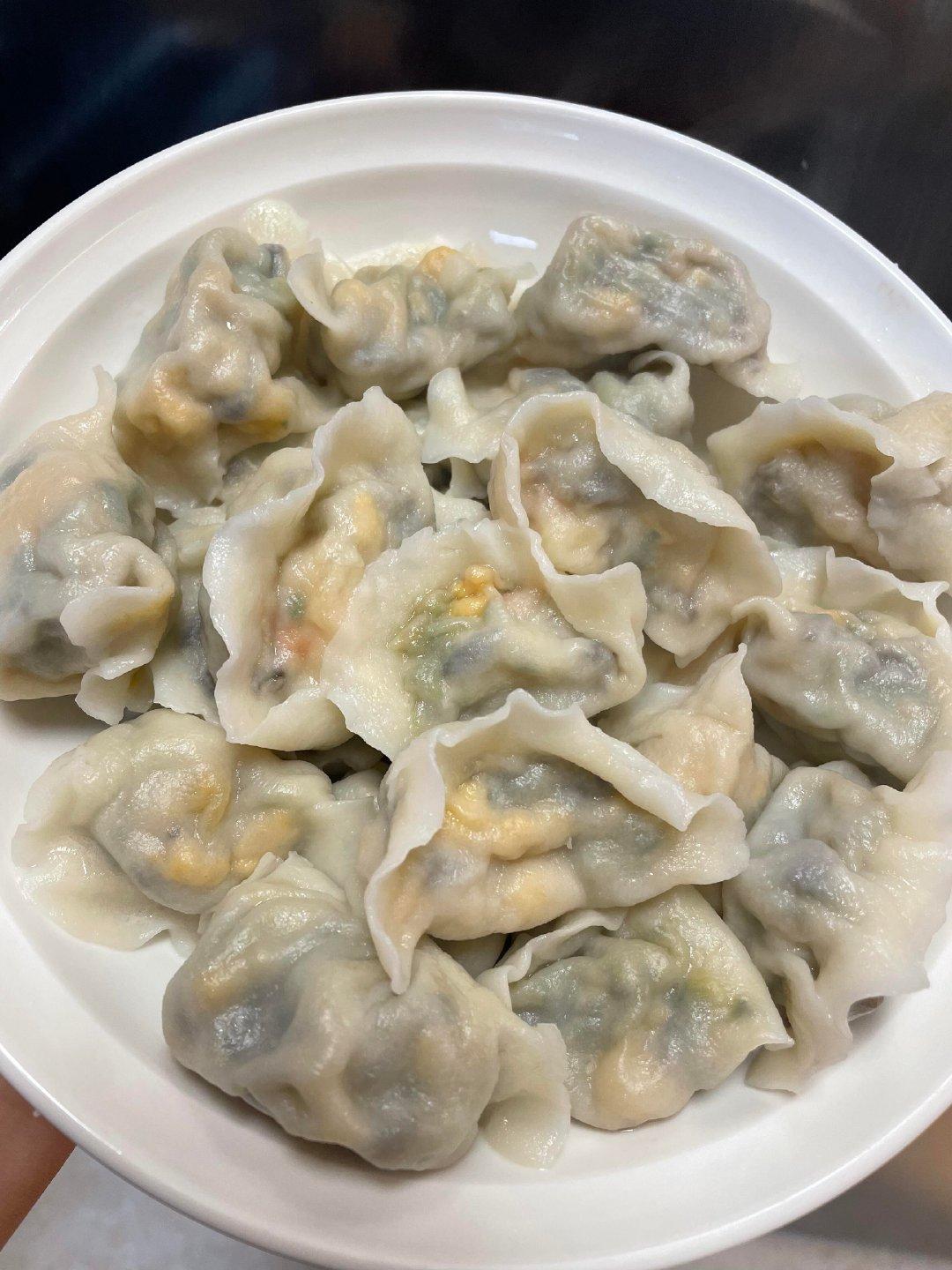 发现了一个超喜欢的饺子馅黄瓜馅的饺子大家一定要试试，特别的清新，越吃越好吃，好多