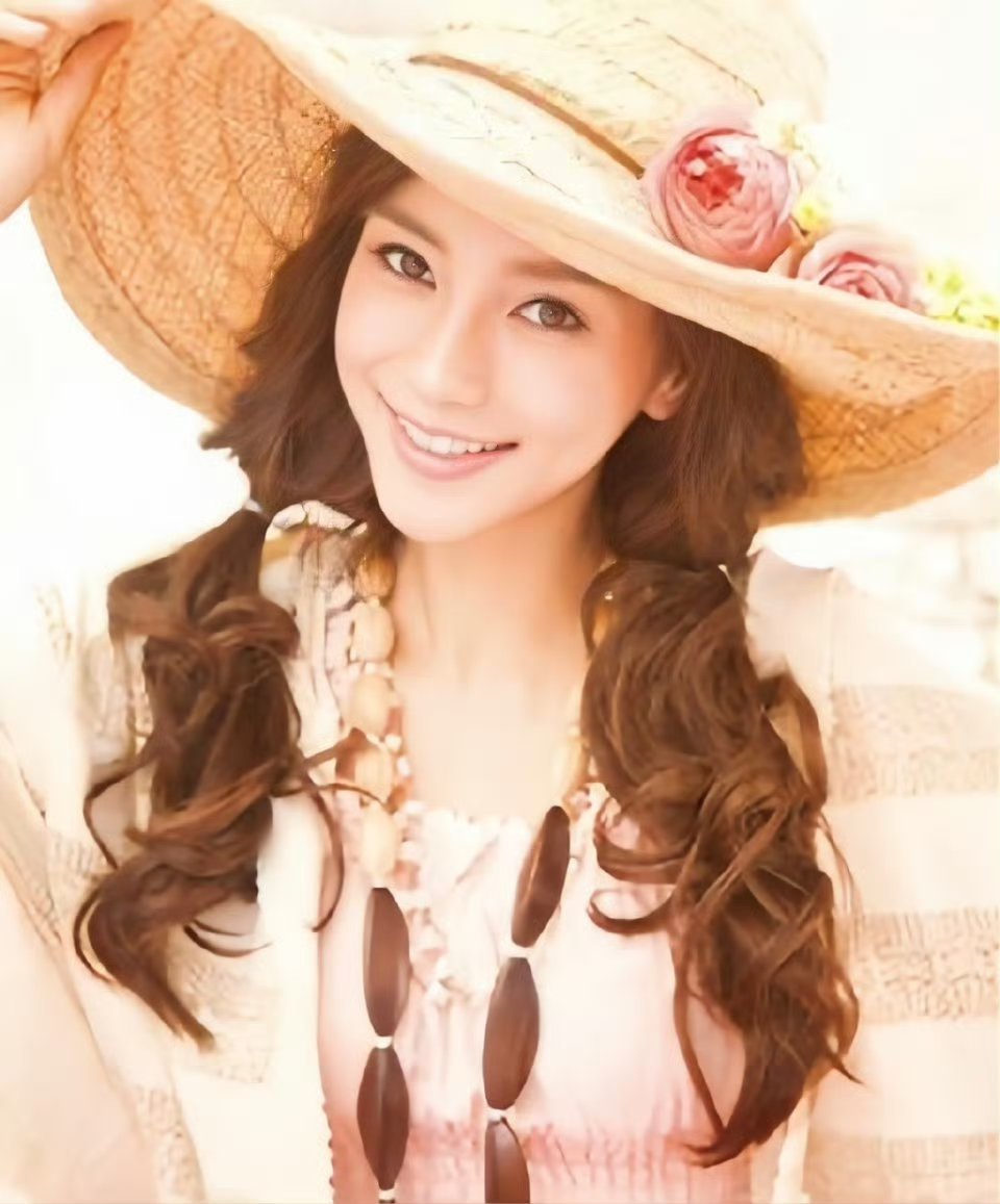 您已解锁戴帽子版的蠢颖！*angelababy 