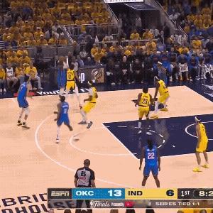 哈利伯顿被多尔特铁肘击打到面部nba总决赛 ​​​