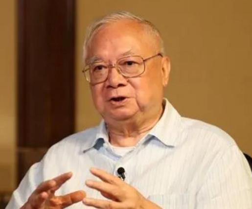 90年代，香港富商胡应湘花30亿承建了虎门大桥，他豪言:“等收回成本后，我就把这