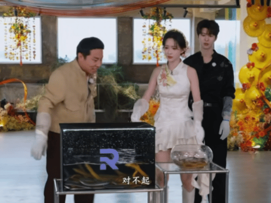 孟子义的脸太具有迷惑性了谁能想到孟子义抓鳗鱼这么勇？温柔外表下藏着强悍战斗力，策
