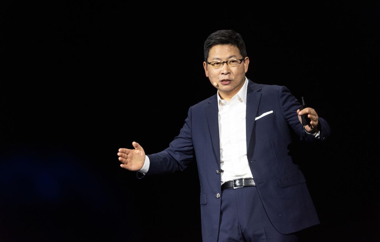 #余承东卸任华为终端BG CEO#华为终端BG CEO由何刚负责了，也就是包括手