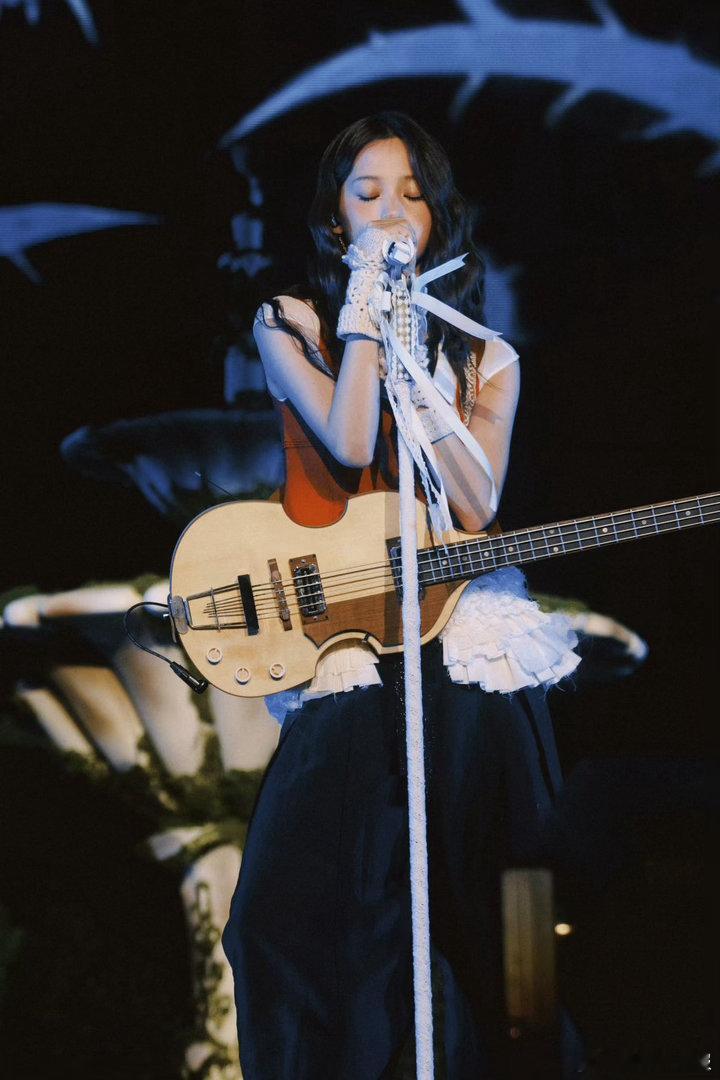 欧阳娜娜广州演唱会官宣 2026「Playlist嘉年华」巡回演唱会广州站正式官