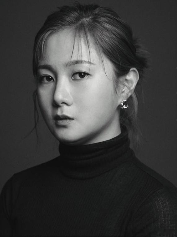 女喜剧演员朴娜莱宣布停止演艺活动。朴娜莱8日在SNS上发布了立场声明，表示在所有