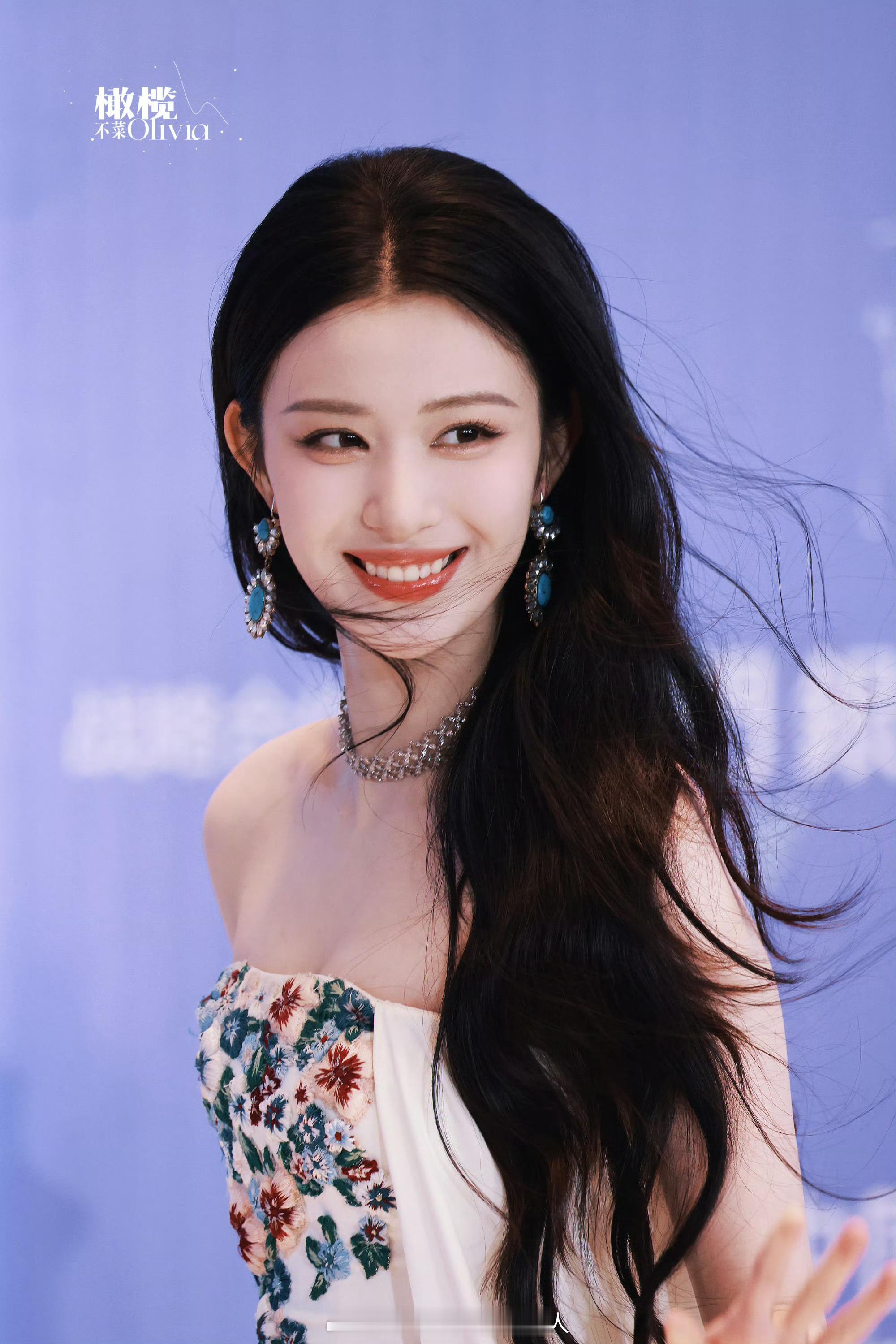 高度近视的日常就王楚然这样王楚然怎么这么可爱啊