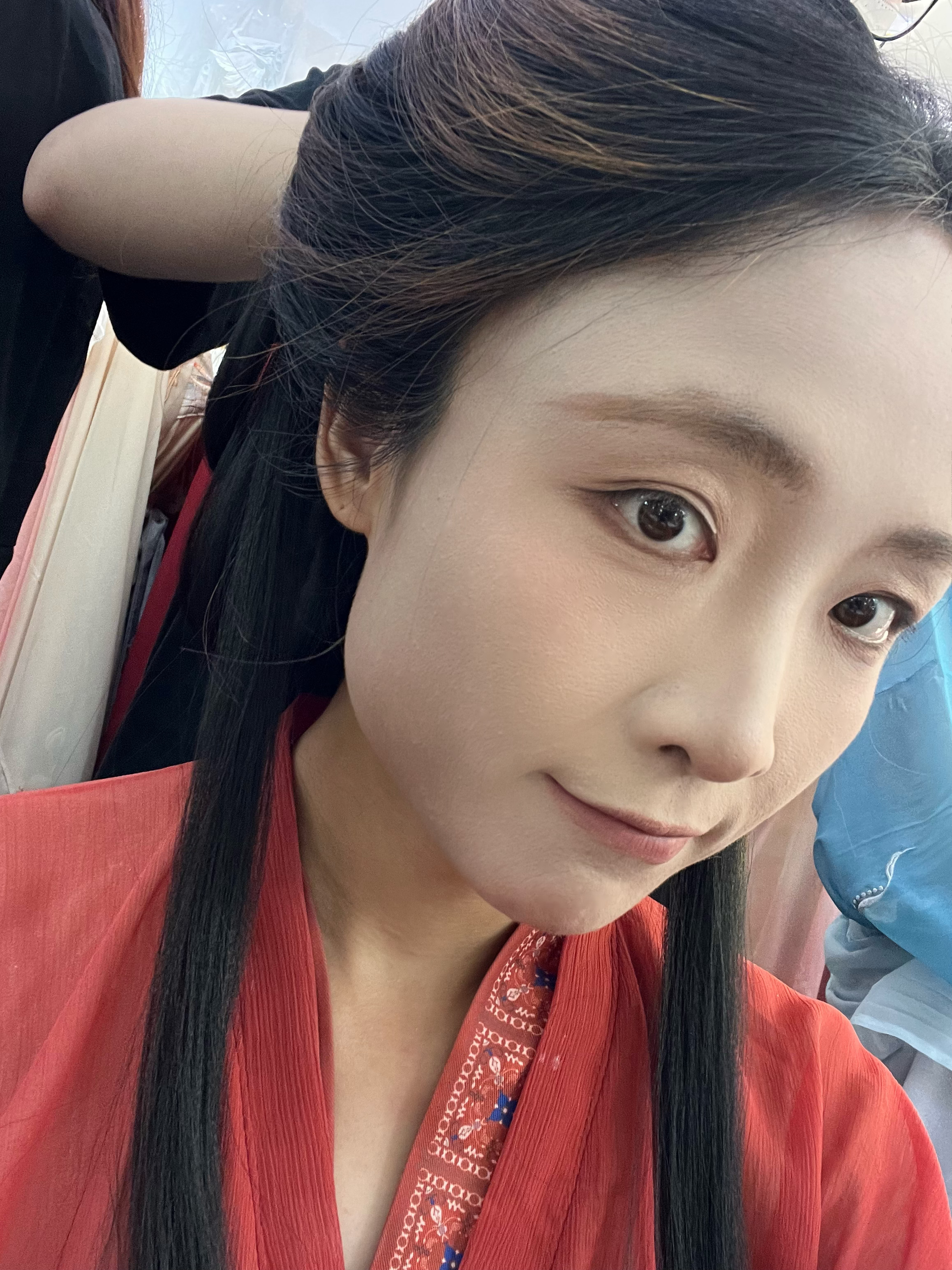 青山闲今天如愿从苏州土著现代闲人搞笑女变身春秋时的吴国“古人”“淑女”战国袍确实