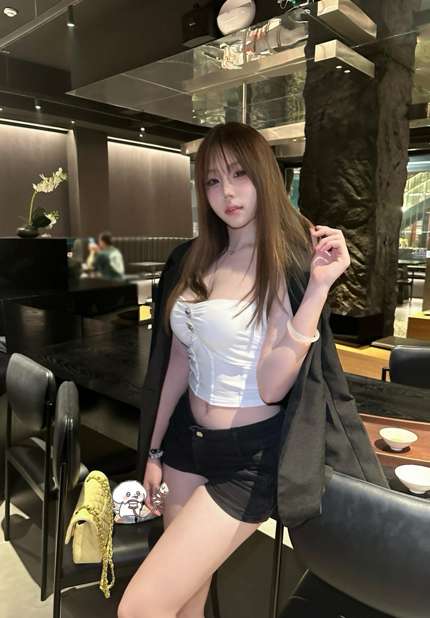 你又跟别人玩 我要掐死你