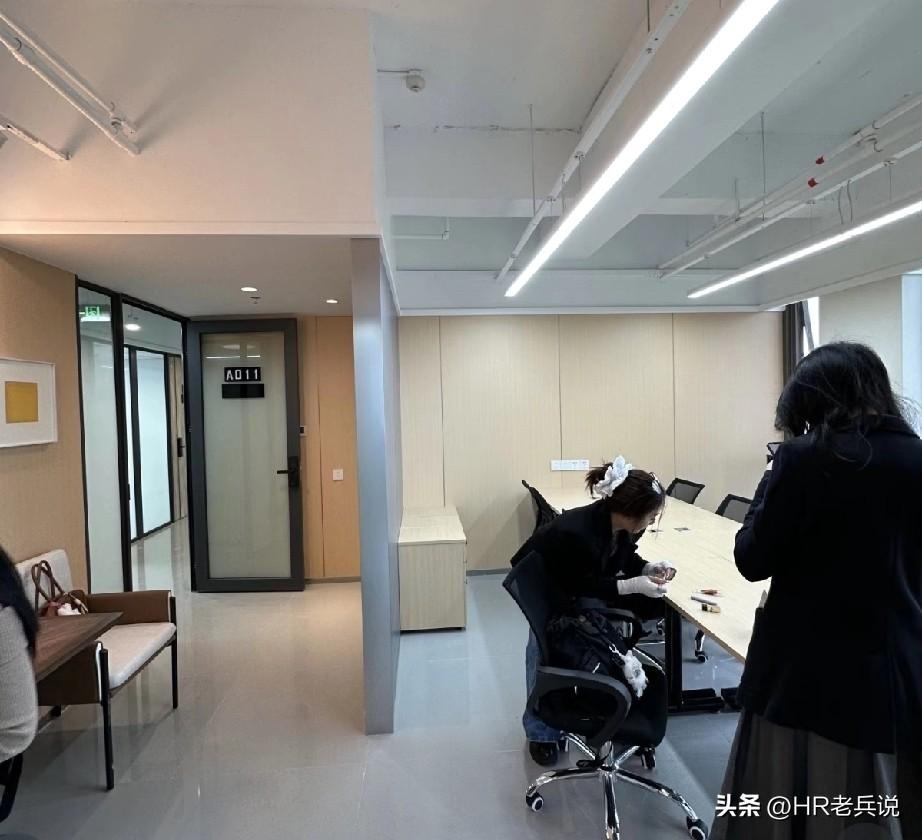 公司的9001快要年审了，质量管理部作为主导部门召集各部门开会，要求各部门负责人