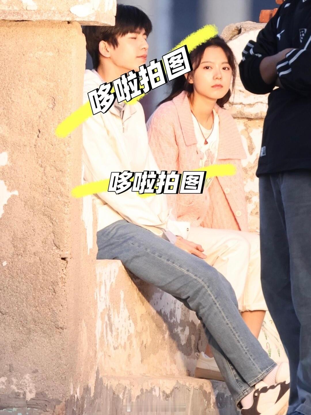 #张凌赫靠赵今麦肩上# 麦麦真的绝美美美 ​​​