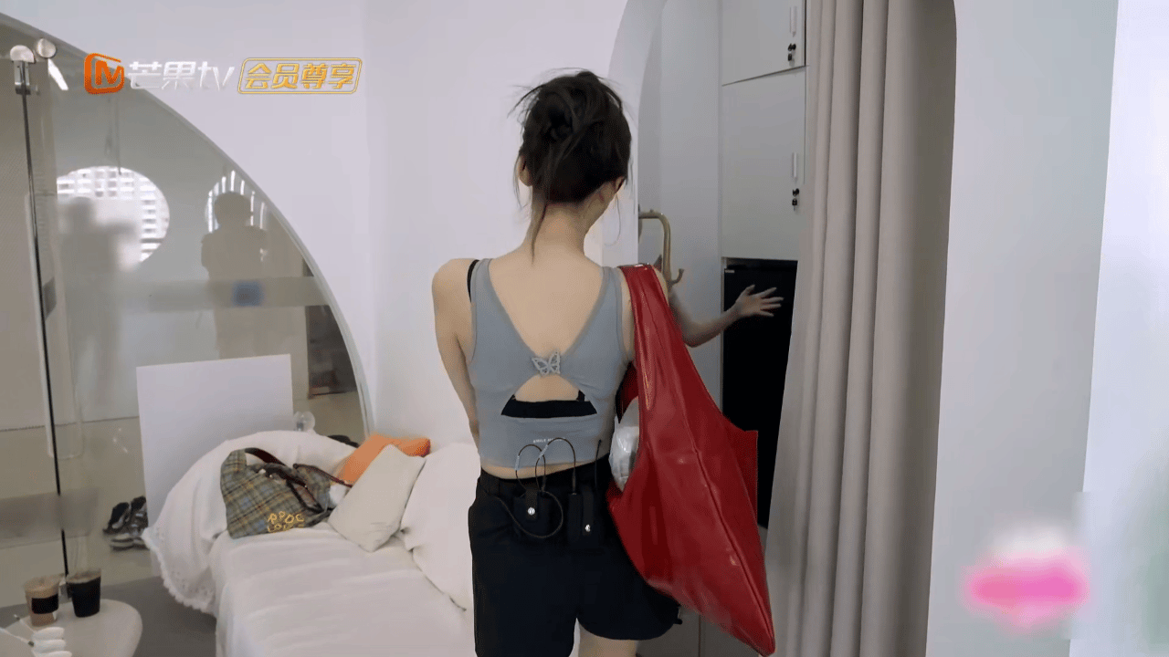 孙怡吴优因为遇见你里的闺蜜友谊看到孙怡吴优在《我家那闺女》里的亲密劲儿，谁能想到