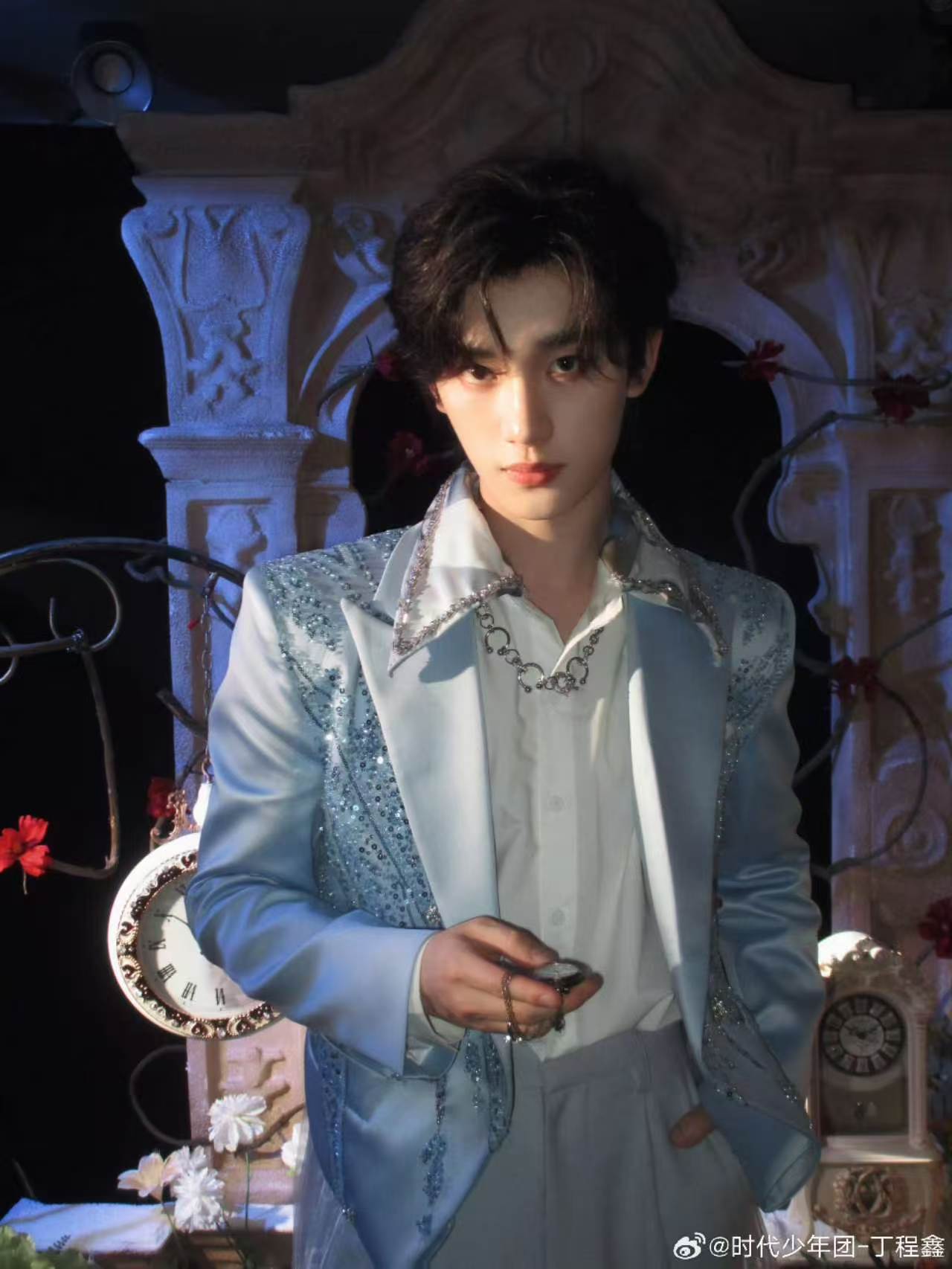 李昀锐连着两天衣服都穿不上李昀锐怕压到丁程鑫下周你好星期六快本味 在游戏倒地的瞬