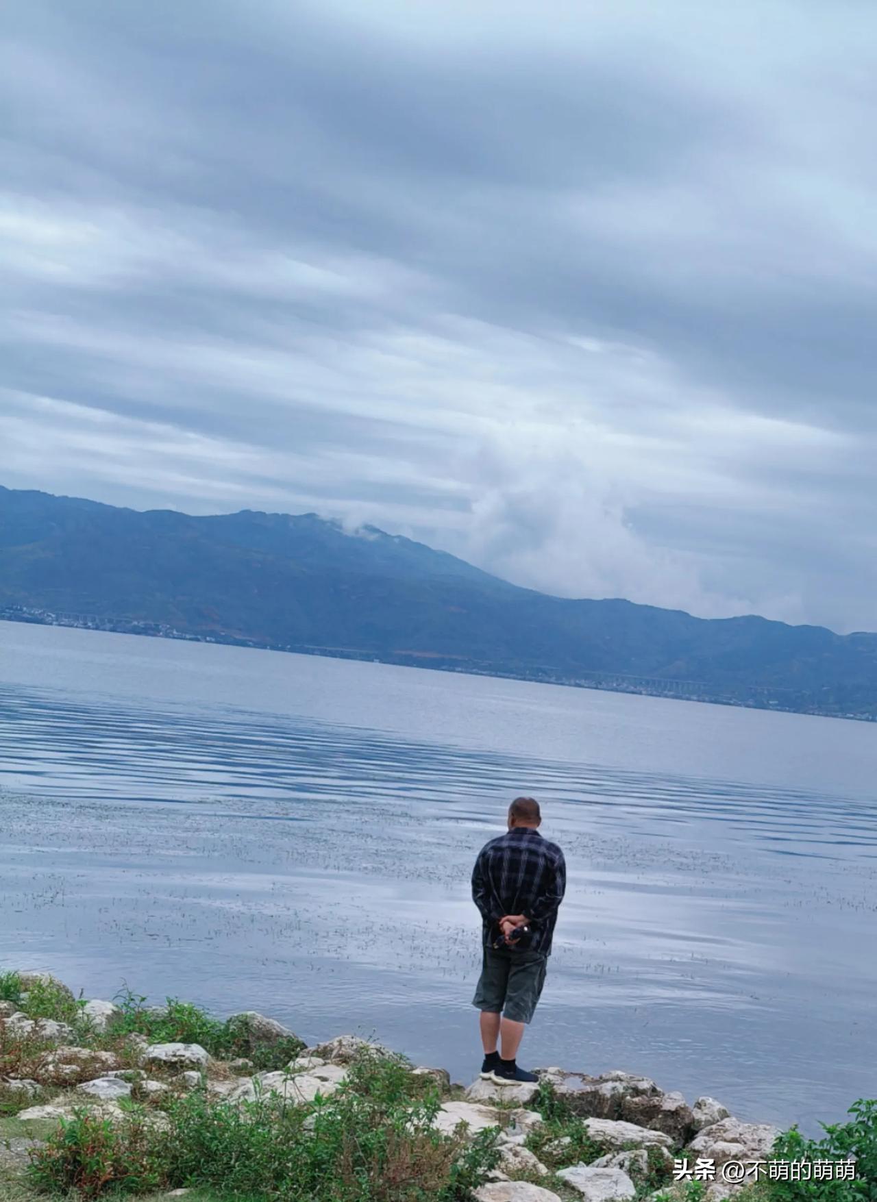 云南这个景区有坑！想去的人提前避坑。昨晚住在喜洲古镇，早上出去浪，
先到四方街，